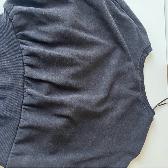 Cropped black H&M sweater - Picture 4 of 4